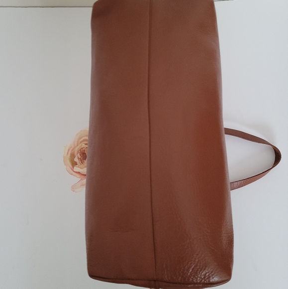 Madewell Transport Tote in English Saddle - Picture 6 of 9